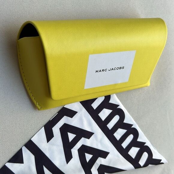 Marc Jacobs Vibrant Yellow Sunglasses Case with Geometric Cleaning cloth - Picture 8 of 11